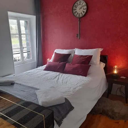 Alojamento de Acomodação e Pequeno-almoço Les Roches D'hotes 3*