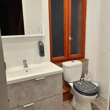 Alojamento de Acomodação e Pequeno-almoço Les Roches D'hotes 3*